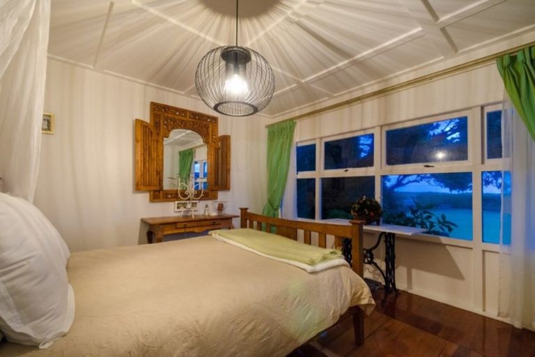 Photo of property in 64 Beach Valley Road, Piha, 0772