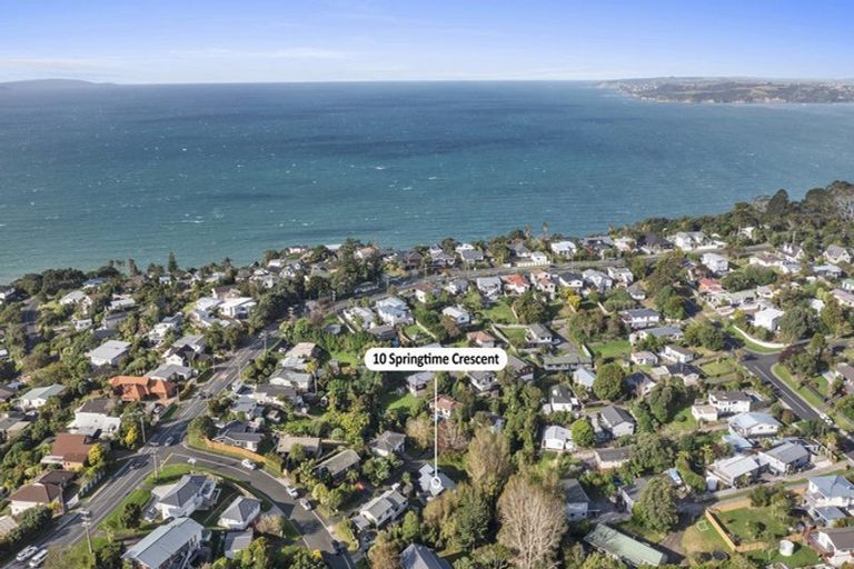 Photo of property in 10 Springtime Crescent, Stanmore Bay, Whangaparaoa, 0932