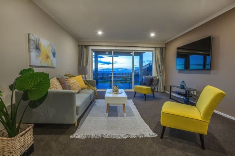 Photo of property in 7 Baxters Rise, Aotea, Porirua, 5024