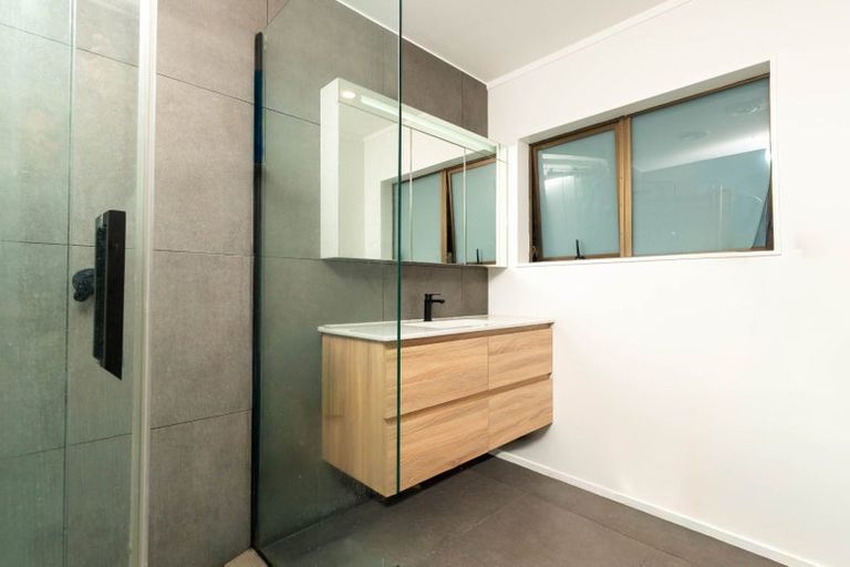 Photo of property in 1/133 Mokoia Road, Birkenhead, Auckland, 0626