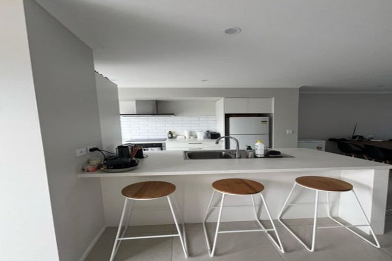 Photo of property in 24 Waenganui Road, Hobsonville, Auckland, 0616