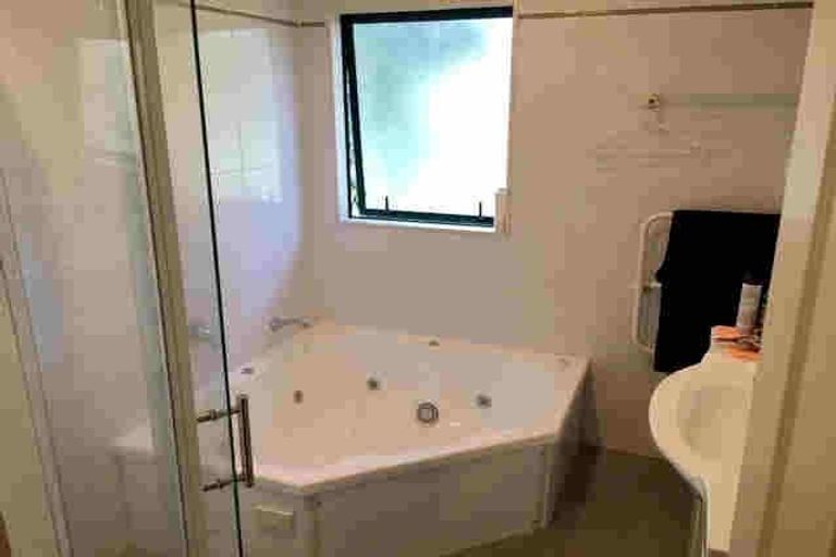 Photo of property in 24a Croydon Road, New Lynn, Auckland, 0600