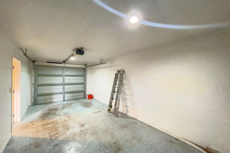 Photo of property in 19 Neta Grove, Henderson, Auckland, 0612