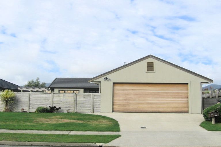 Photo of property in 23 San Priamo Place, Paraparaumu Beach, Paraparaumu, 5032