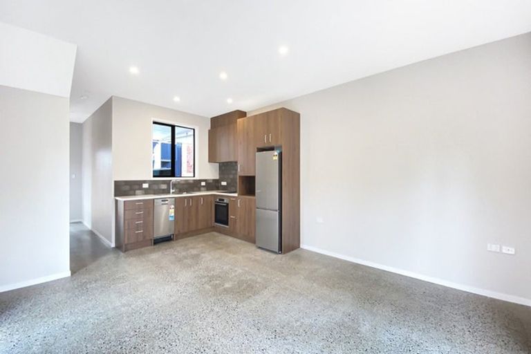 Photo of property in 4 Whakarato Way, Takanini, 2112