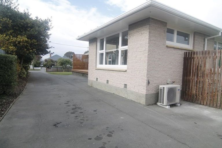 Photo of property in 69 Liverton Crescent, Bishopdale, Christchurch, 8053