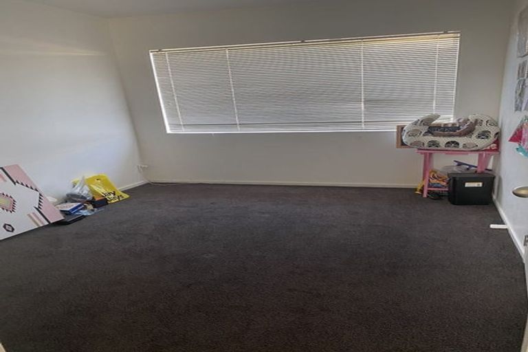 Photo of property in 15 Carlas Way, Ranui, Auckland, 0612