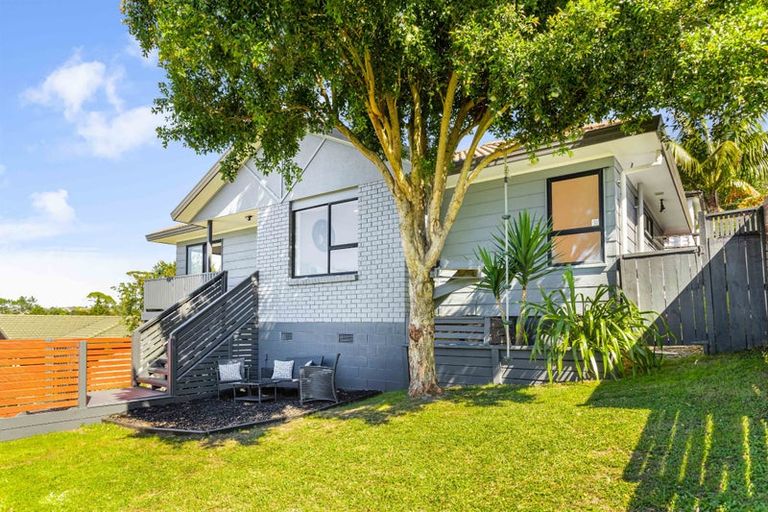 Photo of property in 10 Amery Place, West Harbour, Auckland, 0618