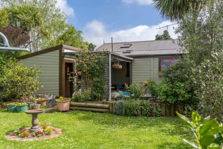 Photo of property in 11 Waite Street, Featherston, 5710