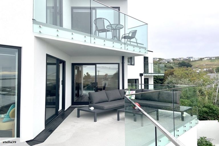 Photo of property in 1/60 Moncks Spur Road, Redcliffs, Christchurch, 8081