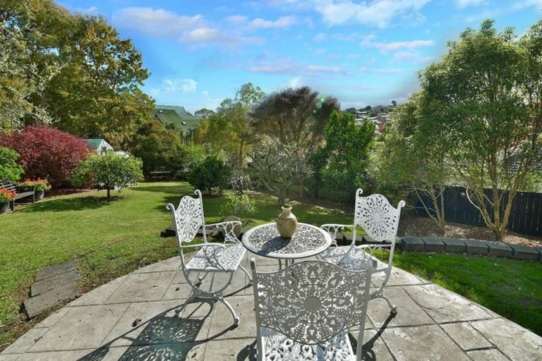 Photo of property in 32 D'oyly Drive, Stanmore Bay, Whangaparaoa, 0932