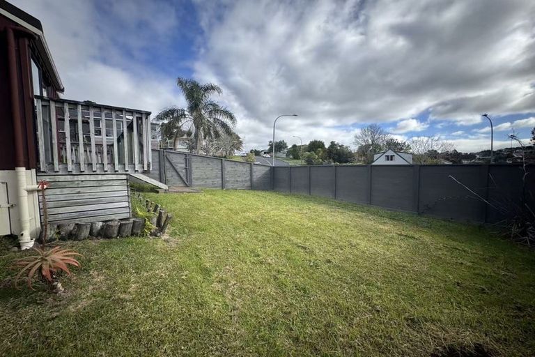 Photo of property in 27 Oaktree Avenue, Browns Bay, Auckland, 0630