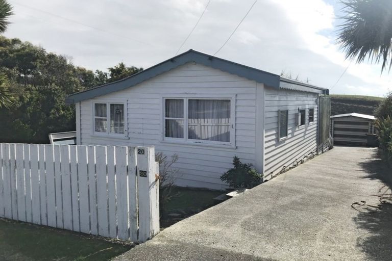 Photo of property in 20 Rimu Street, Kaka Point, 9271
