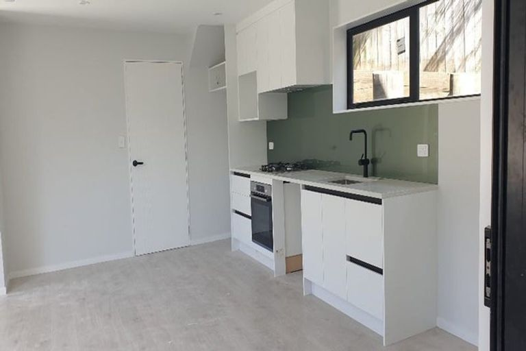 Photo of property in 111a Woodglen Road, Glen Eden, Auckland, 0602