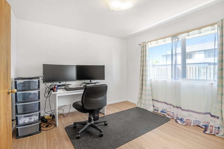 Photo of property in 43 Durrell Way, Rolleston, 7614