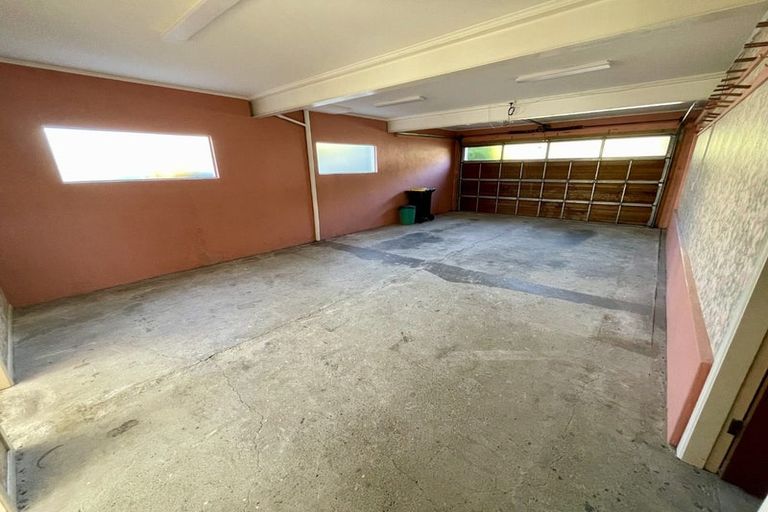 Photo of property in 78 Tauhinu Road, Miramar, Wellington, 6022