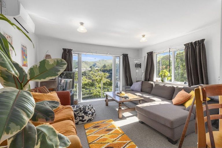 Photo of property in 12 Coleridge Street, Brooklyn, Wellington, 6021