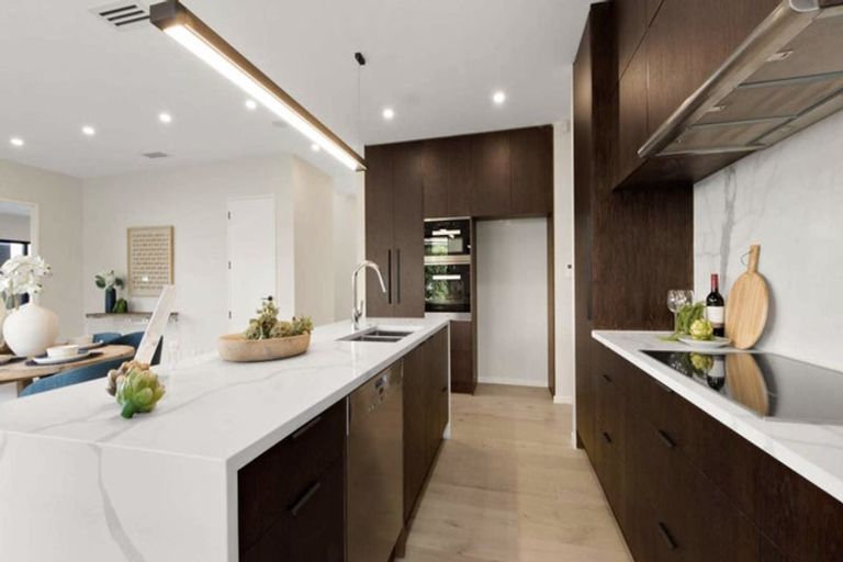 Photo of property in 47a Takutai Avenue, Half Moon Bay, Auckland, 2012