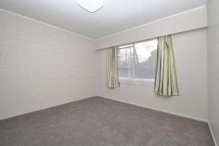 Photo of property in 2/24 Robertson Road, Favona, Auckland, 2024