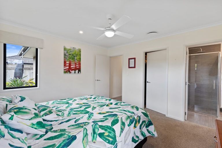 Photo of property in 27 Leet Crescent, Papamoa Beach, Papamoa, 3118