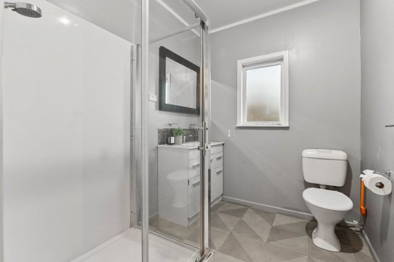 Photo of property in 42a Evans Road, Weymouth, Auckland, 2103