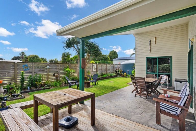 Photo of property in 4 Ringer Avenue, Matapouri, Whangarei, 0173
