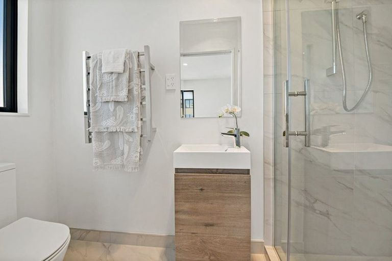 Photo of property in 8 Tokarewa Close, Mount Wellington, Auckland, 1062