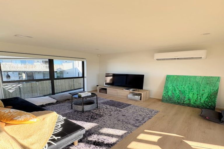 Photo of property in 27d Te Atatu Road, Te Atatu South, Auckland, 0610