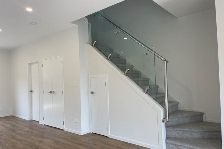 Photo of property in 36b Crestview Rise, Papakura, 2110