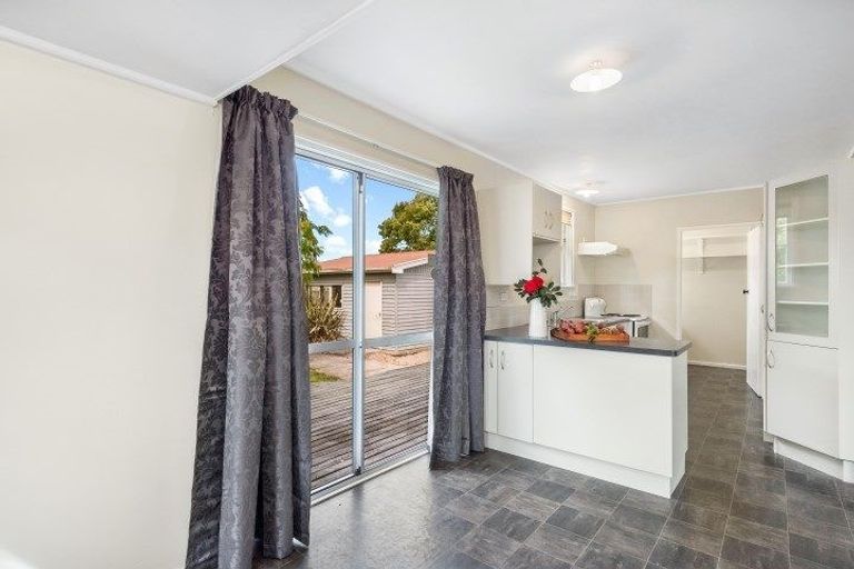 Photo of property in 50 Sare Crescent, Fairfield, Hamilton, 3214