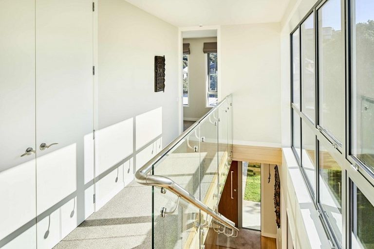 Photo of property in 31 Pendennis Point, Camborne, Porirua, 5026