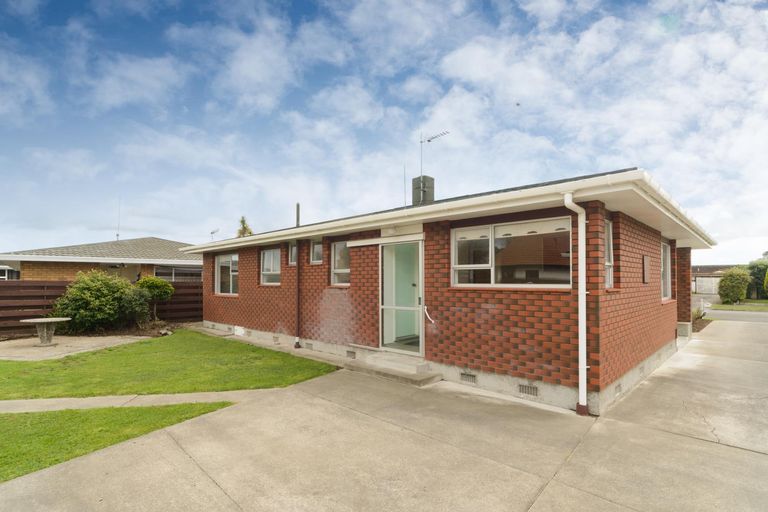 Photo of property in 21 Pencarrow Street, Highbury, Palmerston North, 4412
