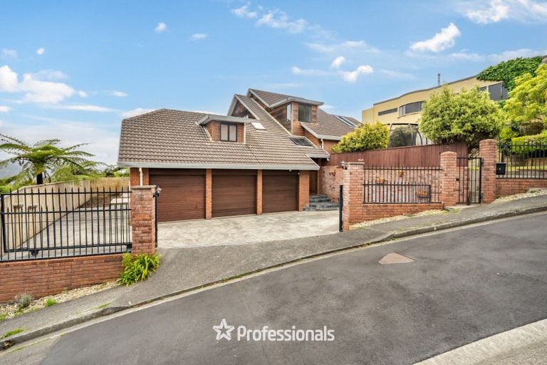 Photo of property in 6 Avonlea Grove, Belmont, Lower Hutt, 5010