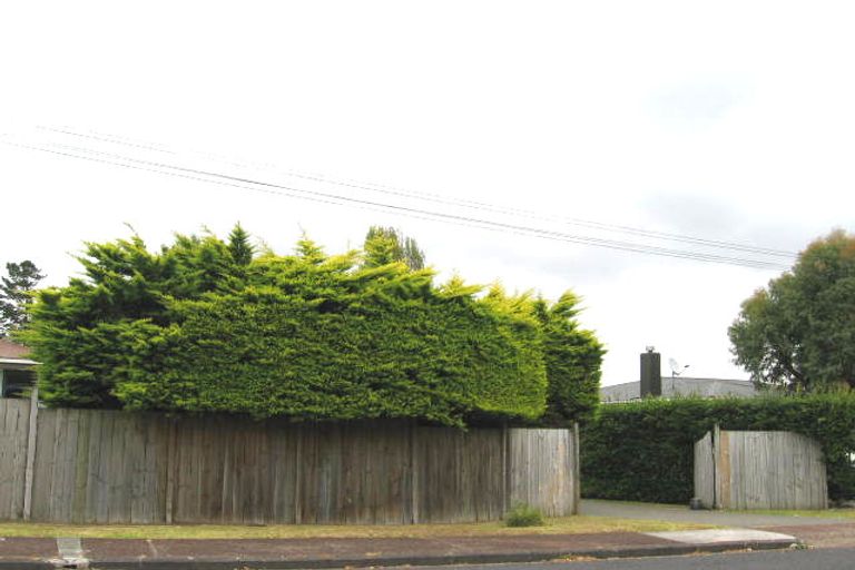 Photo of property in 4 Trinidad Road, Sunnynook, Auckland, 0620