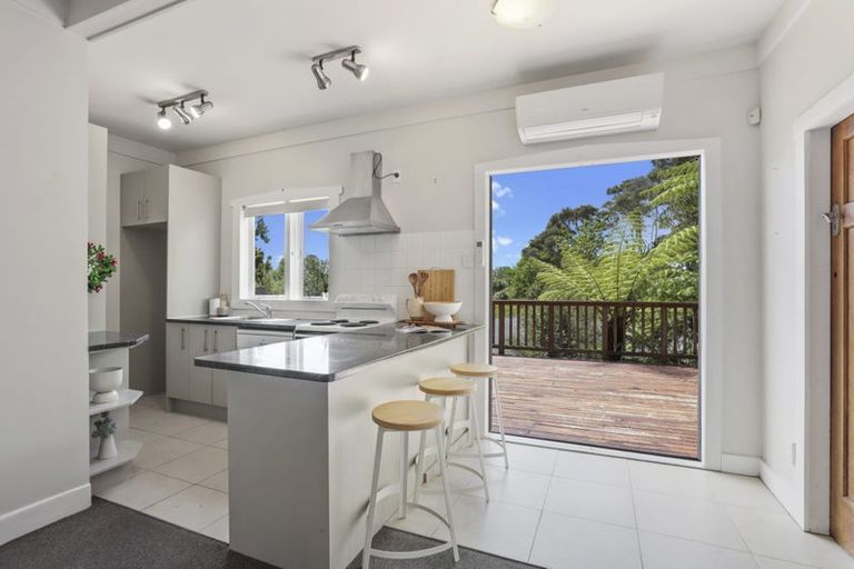 Photo of property in 518e West Coast Road, Oratia, Auckland, 0604