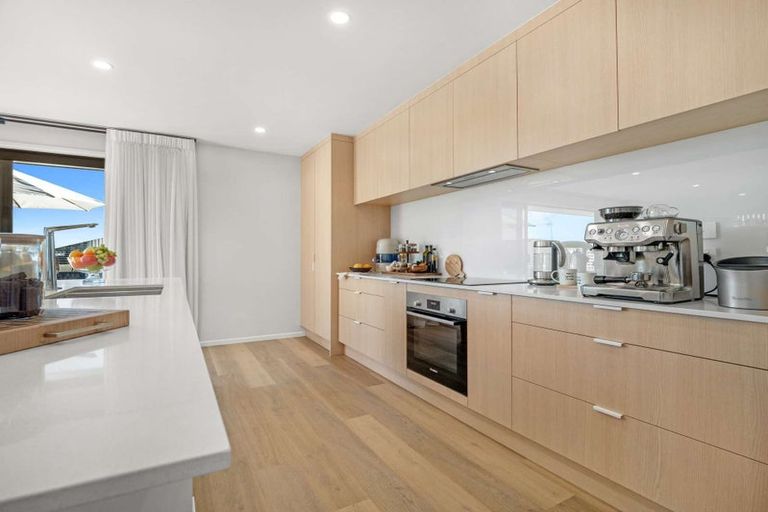 Photo of property in 8 Evan Tasman Lane, Waiuku, 2123