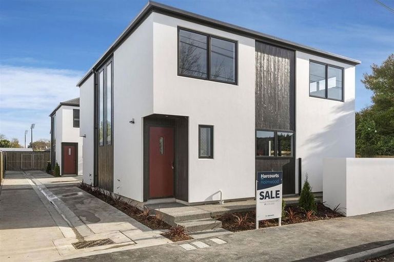 Photo of property in 35b Clarence Street South, Addington, Christchurch, 8024