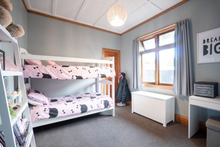 Photo of property in 26 Kingswood Street, Takaro, Palmerston North, 4412