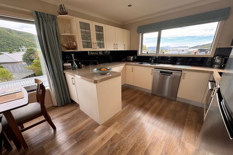 Photo of property in 255 Waikawa Road, Waikawa, Picton, 7220