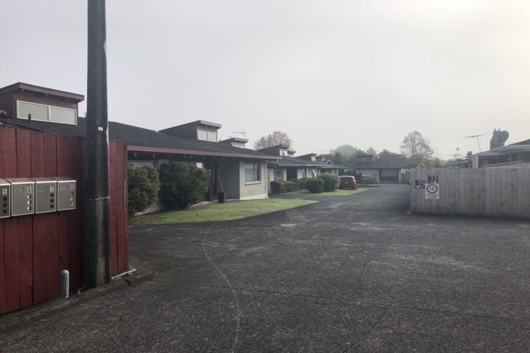 Photo of property in 2/35 Swanson Road, Henderson, Auckland, 0610