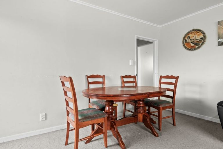 Photo of property in 17 Oxford Road, Manurewa, Auckland, 2102