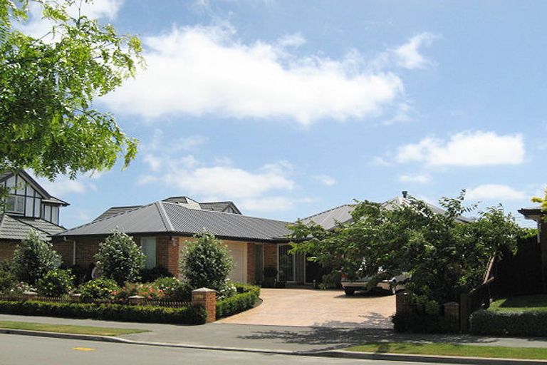 Photo of property in 51 Chesterfield Mews, Russley, Christchurch, 8042