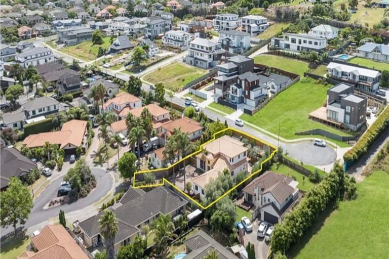 Photo of property in 17 Gilford Place, East Tamaki Heights, Auckland, 2016