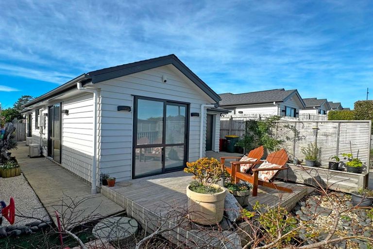 Photo of property in 76 Accolage Boulevard, Kumeu, 0810