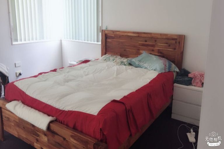 Photo of property in 49a Forrest Hill Road, Milford, Auckland, 0620