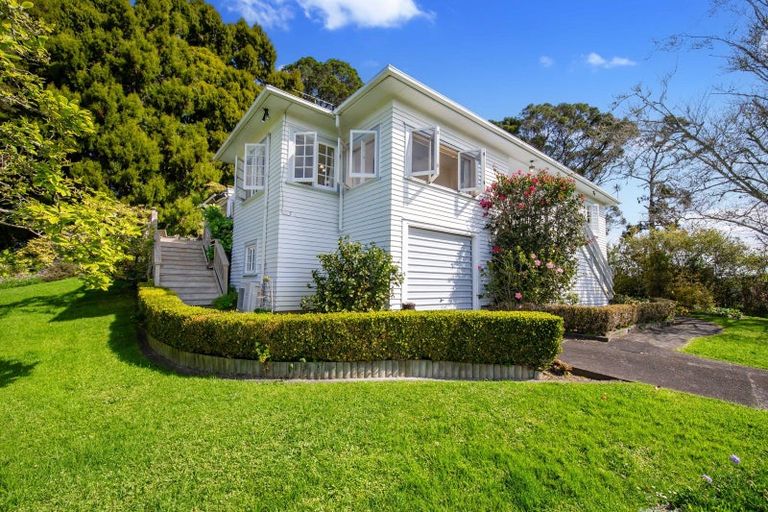 Photo of property in 28 Griggs Road, Whitford, Howick, 2571