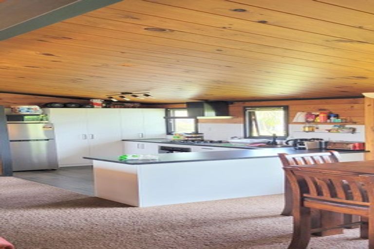 Photo of property in 8 Pararewa Drive, Whalers Gate, New Plymouth, 4310