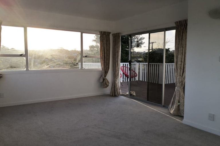 Photo of property in 1/527 Beach Road, Murrays Bay, Auckland, 0630