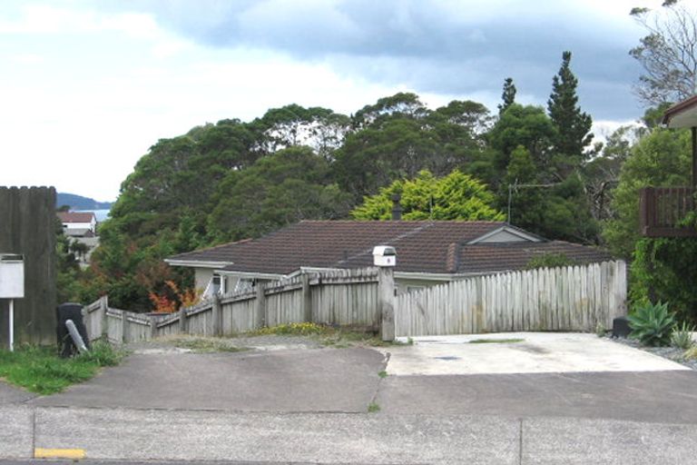Photo of property in 8 Lorena Place, West Harbour, Auckland, 0618