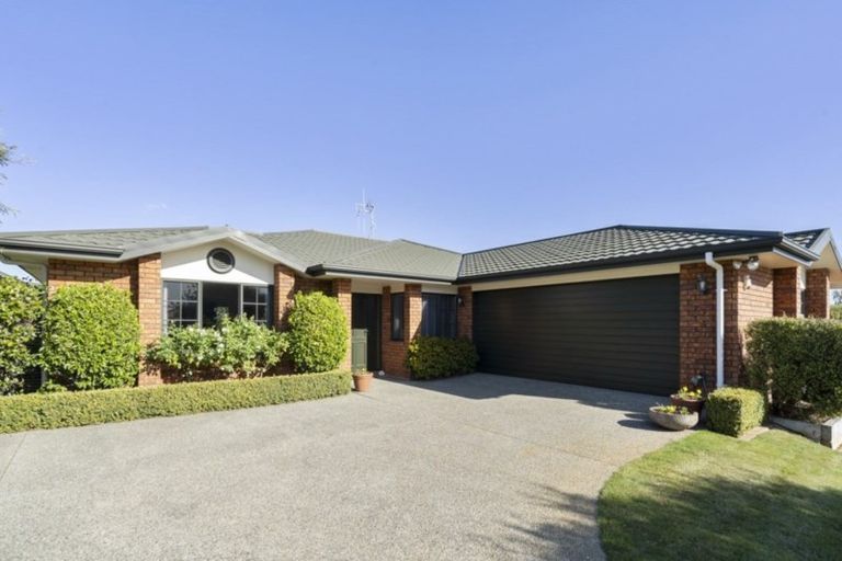 Photo of property in 17 Bouvardia Avenue, Milson, Palmerston North, 4414
